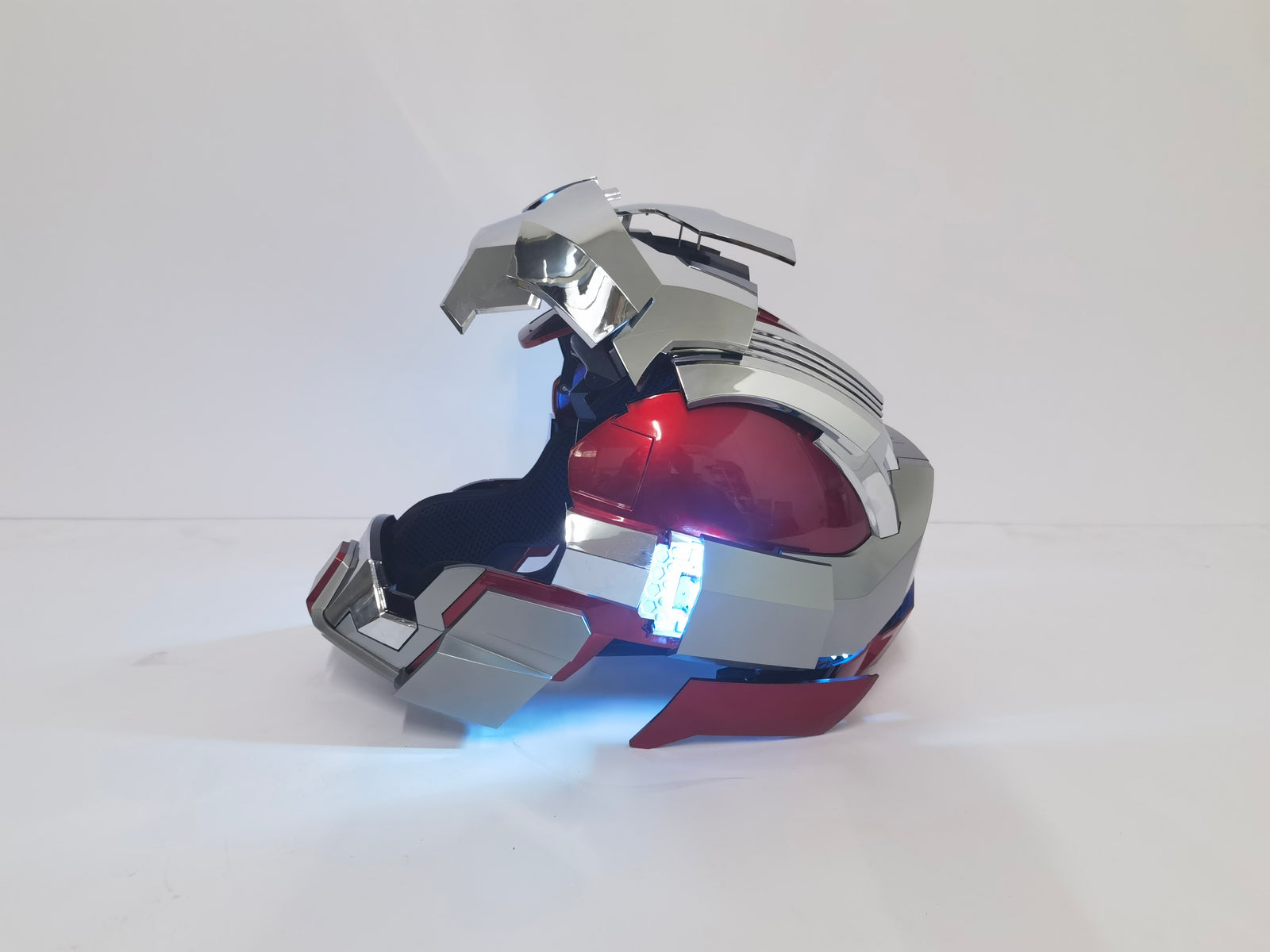 Iron Man MK17 Heartbreaker Helmet - Motorized Cosplay Replica