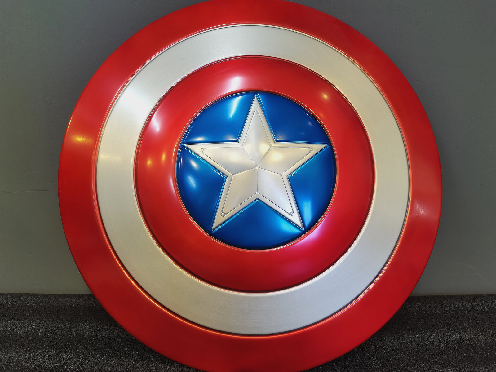 Captain America Shield Metal Made 1:1 Stand Included, image size:1600x1200